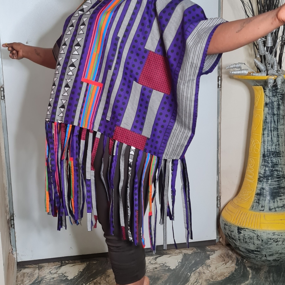 TASSLED DISHIKI TOP